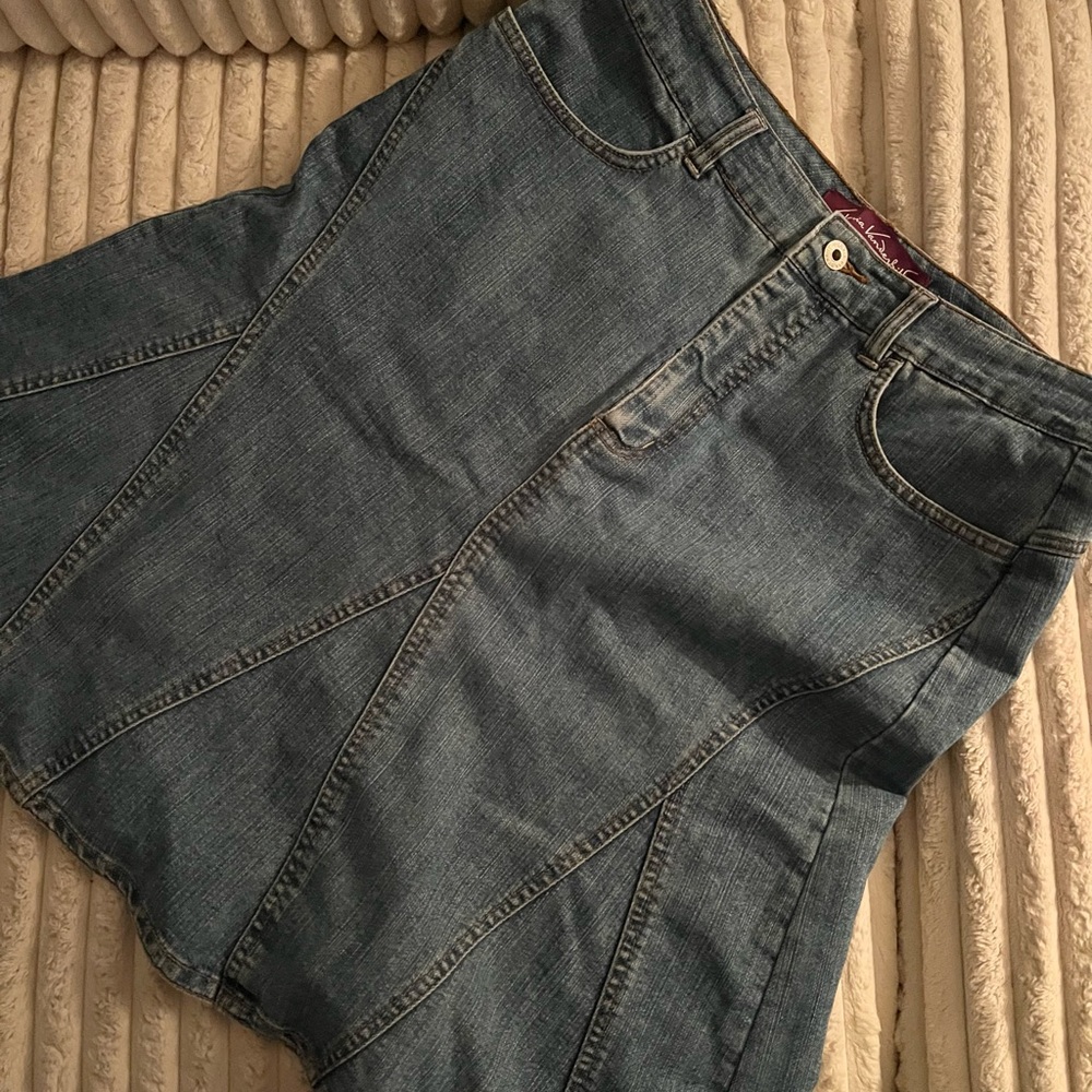 Gloria Vanderbilt Blue skirt with Classic Denim Texture
